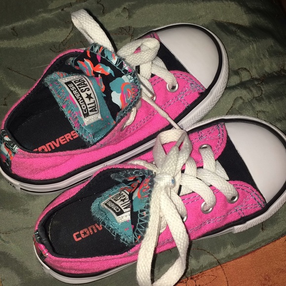 Beautiful converse. - Picture 3 of 5